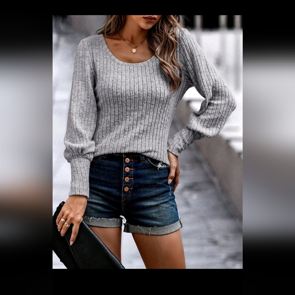 Scoop Neck Ribbed Knit Tee - Picture 6 of 6